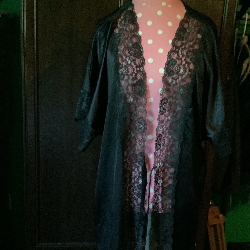 Women’s Avon Black Lacy Negligee/Robe Size L - Picture 15 of 15